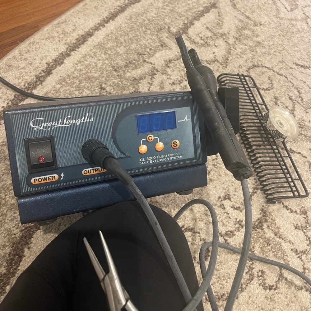 GREAT LENGTHS GL-3200 Electronic Hair Extension System Machine
